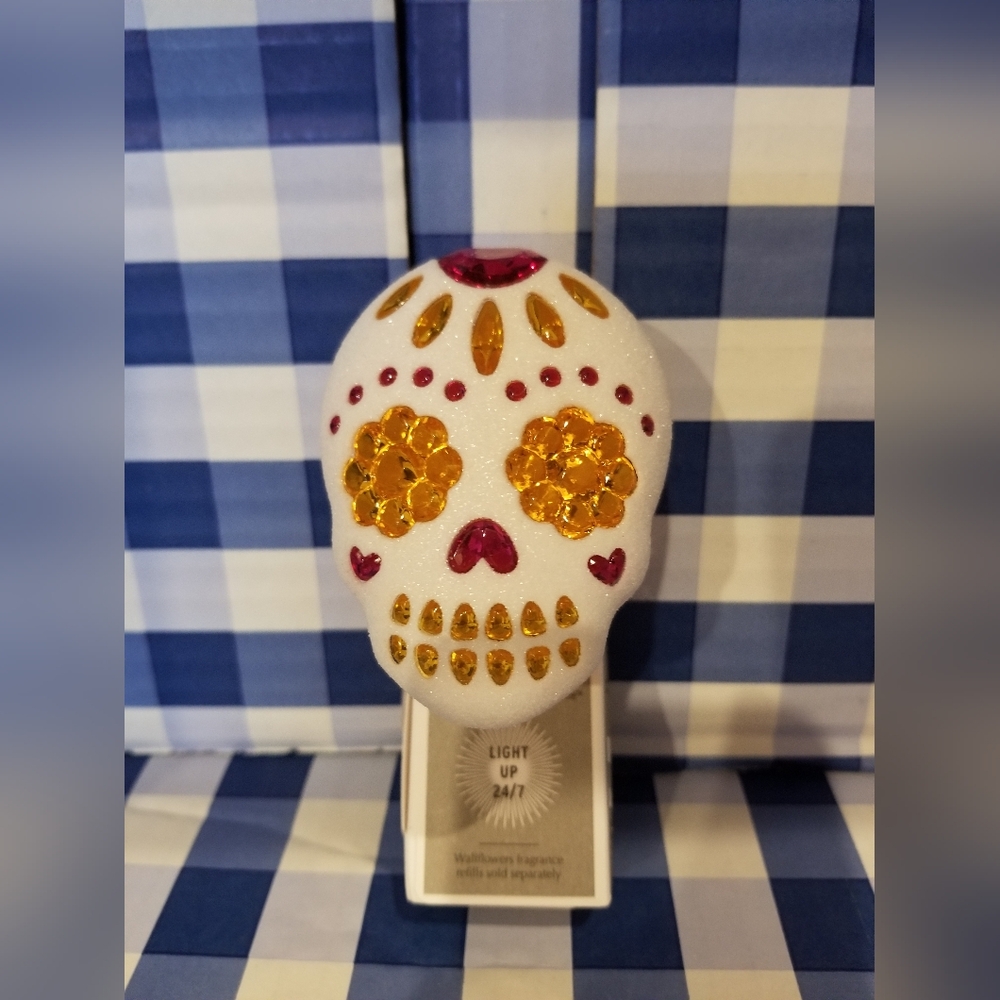 SUGAR SKULL NIGHTLIGHT PLUG IN